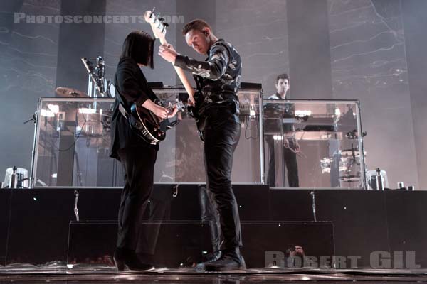 THE XX - 2017-02-14 - PARIS - Zenith - Romy Madley Croft - Oliver Sim - James Thomas Smith